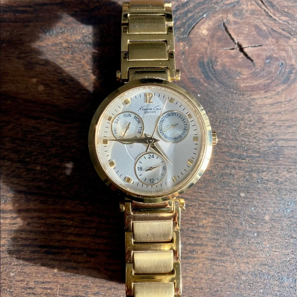 Kenneth Cole Watch - Picture 1 of 2